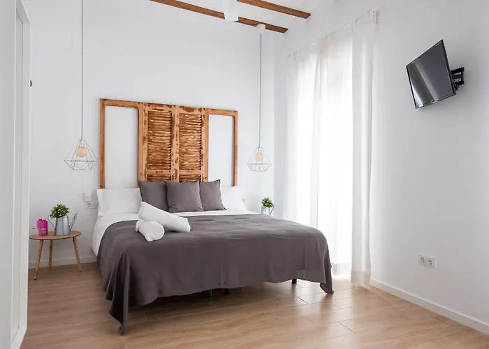 Gomez Rooms